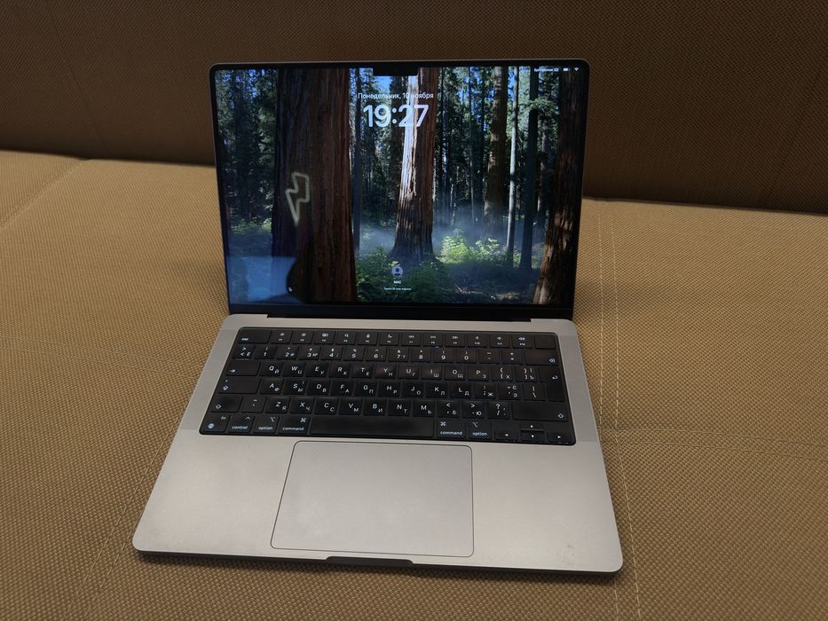 Продам macbook pro 14  a2779 процессор m2