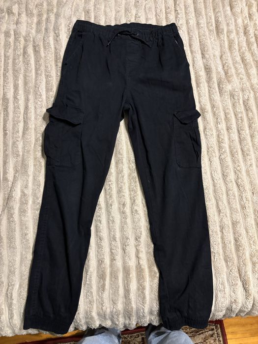 Чорні джинси з кишенями