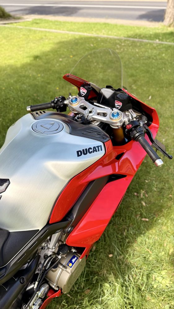Ducati panigale v4r