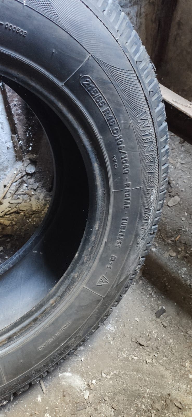 Продам резину C 215/65/R 16, подходит  VW T 5 и т.д.. Наврка сделан