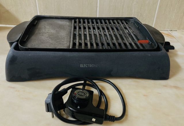 Grelhador eléctrico com chapa (churrasco)