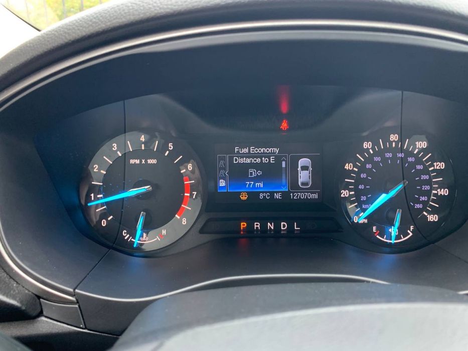 Автомобіль Ford Fusion SE