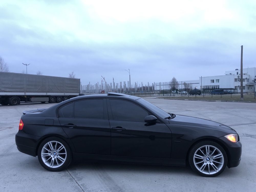 Продам BMW E90