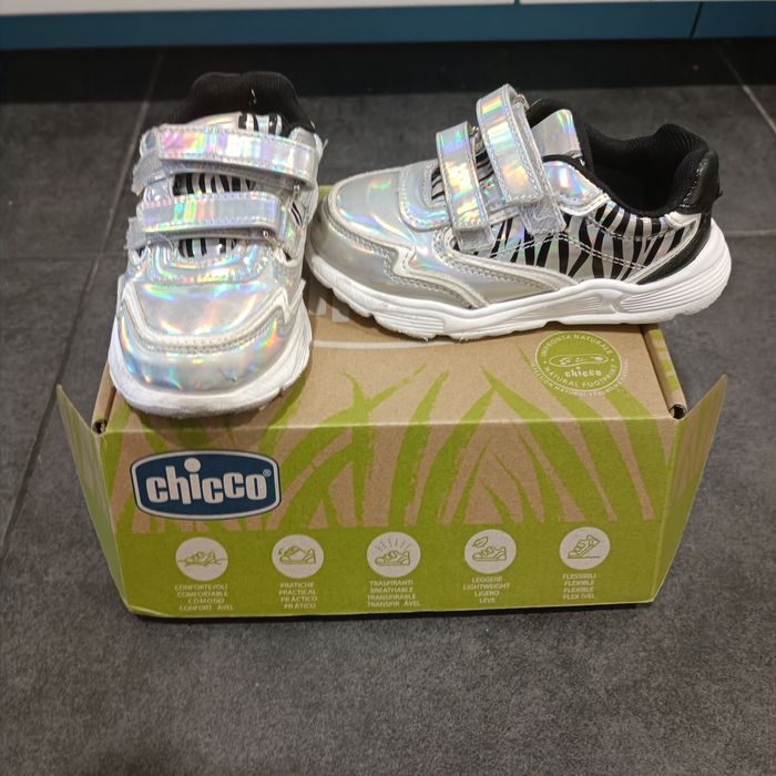 Tênis e sandálias menina Chicco