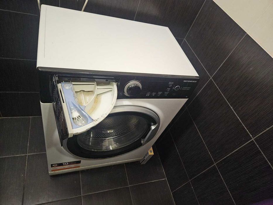 Продам пральну машину марки Whirlpool.