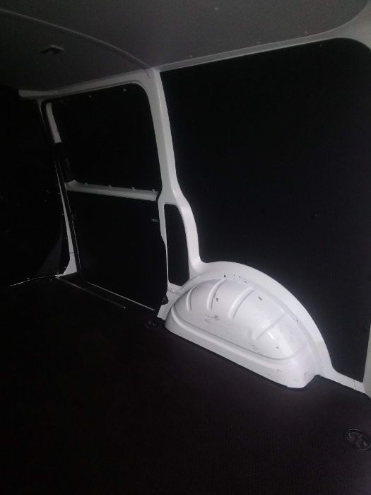 VW T6 L2H1 Zabezpieczenie paki auta tworzywem PCV