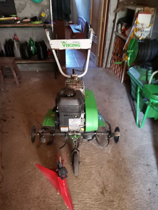 Motoenxada em bom estado