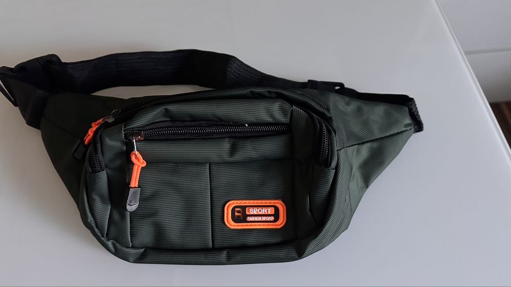 Saszetka meska w zielonym kolorze