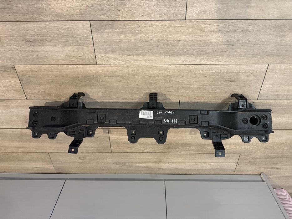 Підсилювач заднього бампера Kia Niro EV2