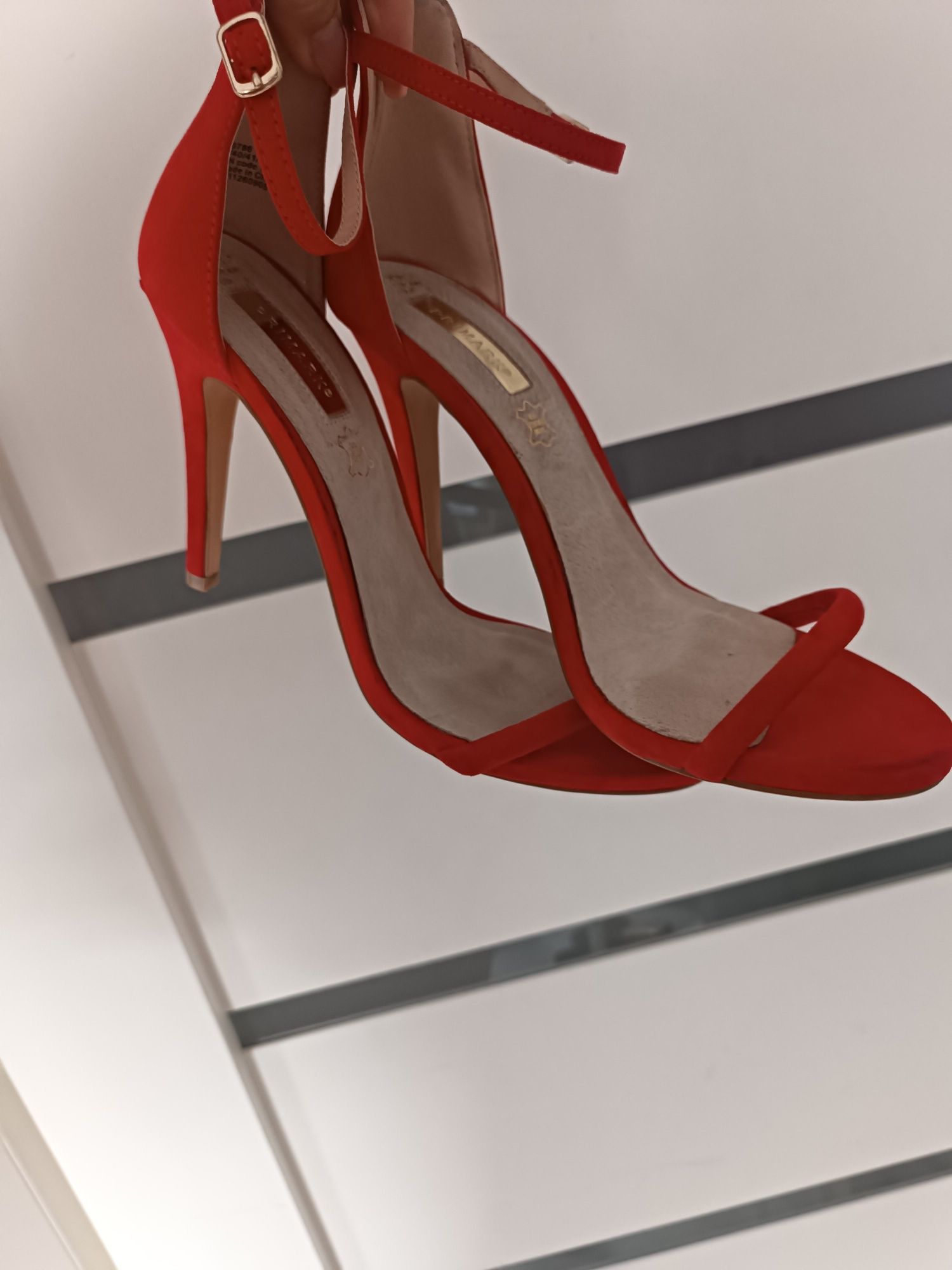 Buty sandały na obcasie czerwone Primark 40/41