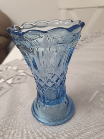 Stary szklany  wazonik