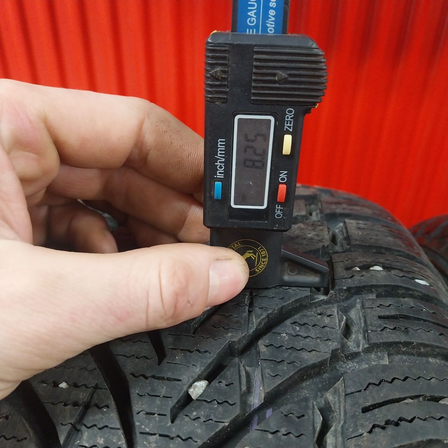 Opony Zimowe NOKIAN 225/60R18 104H DOT2022 ! Jak Nowe !