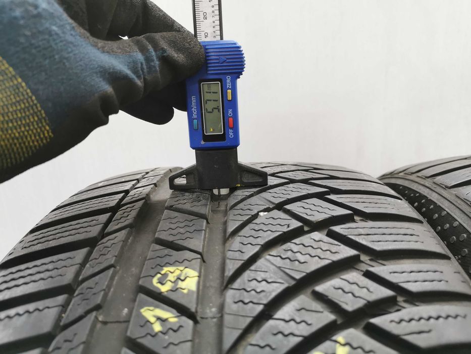 Kumho WinterCraft WP72 245/40r19 98V Rant ochronny 2022r 6mm N1023