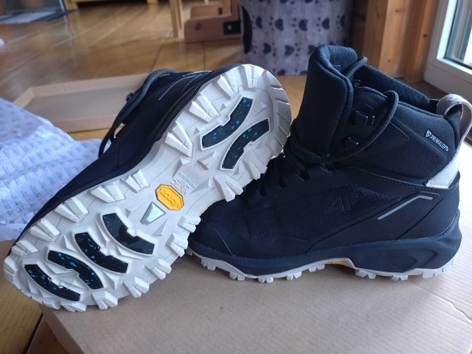 Buty Zimowe  śniegowce 4F Stan + Bardzo Dobry  UNISEX