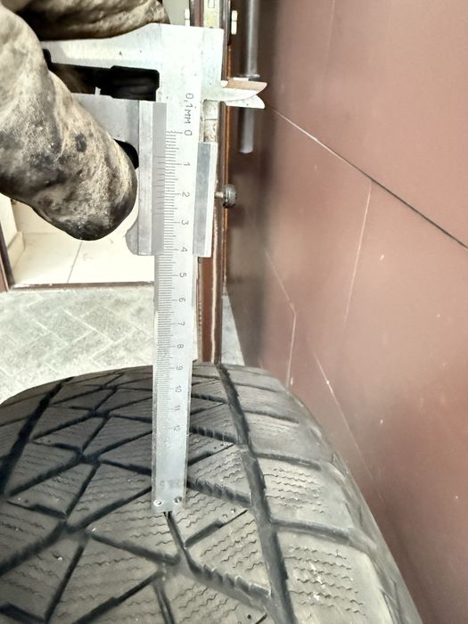 Продам зимові шини Bridgestone Blizzak DM-V2 255/55 R20 107T