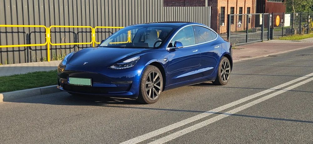 Tesla Model 3 470KM AWD LR najlepsze auto