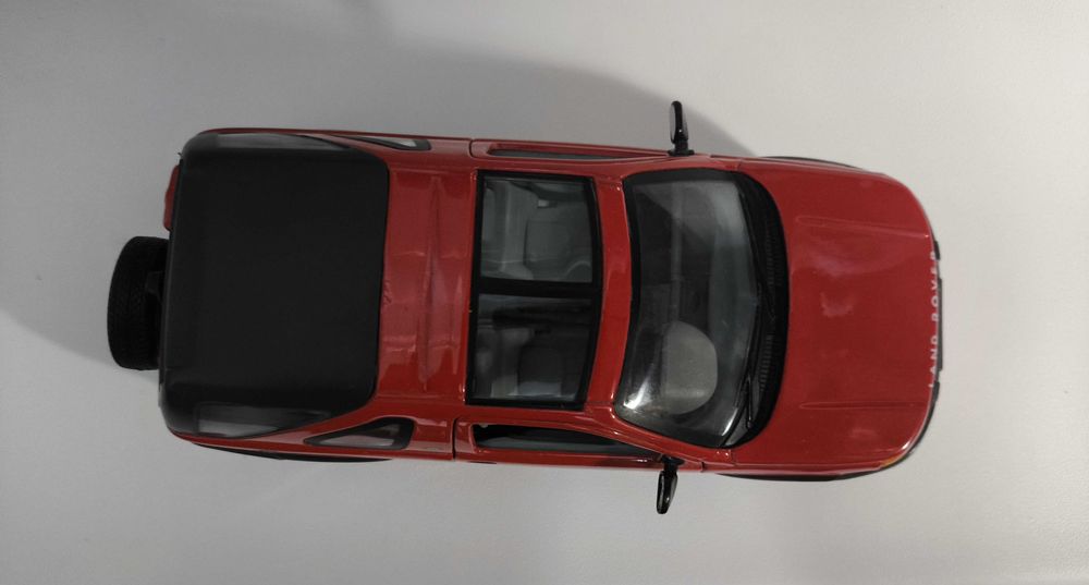 Модель, машинка Land Rover 2001 Freelander 1.24 Welly