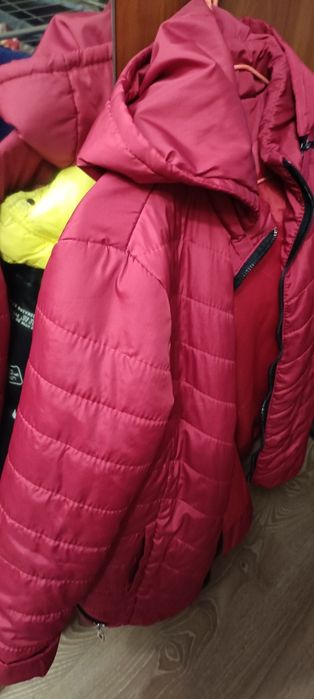 Куртки ...52 размера б/у