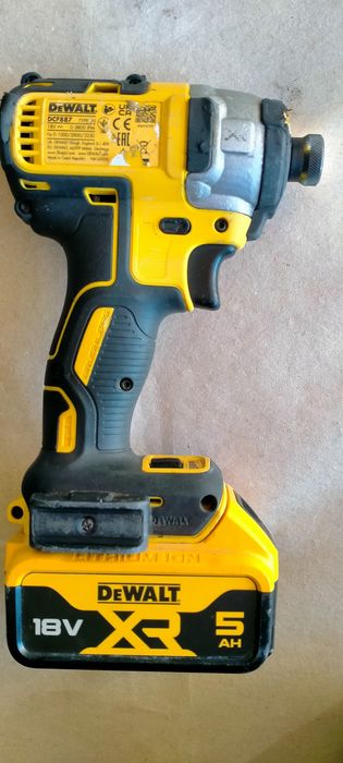 Zakrętarka udarowa DeWalt dcf 887