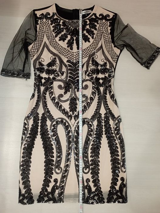 Вечернее платье в пайетках