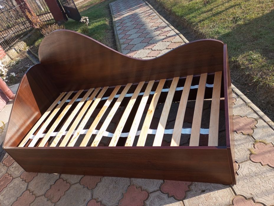 Продам дитяче ліжко з матрацом