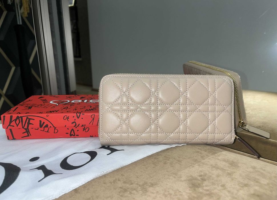 Dior Portfel pudrowy beż