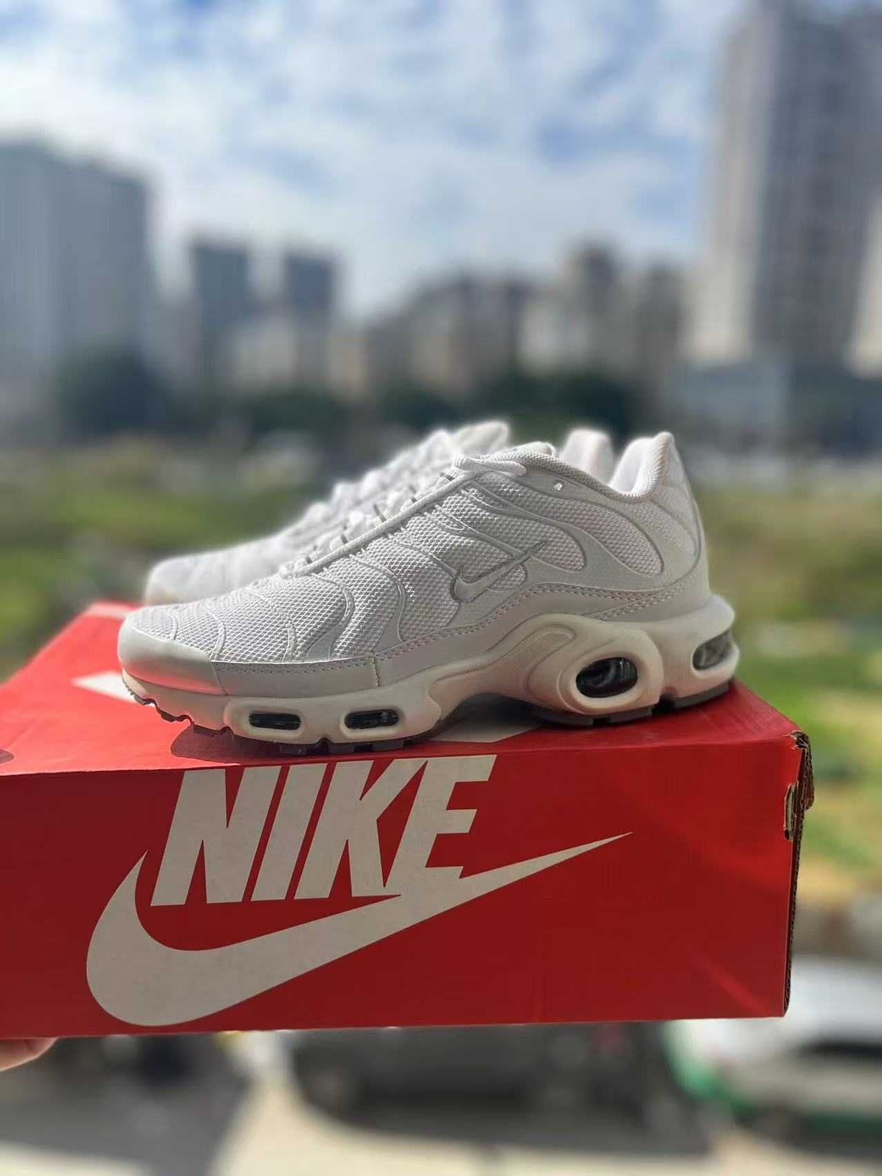 Buty sportowe Nike Air Max TN white 43