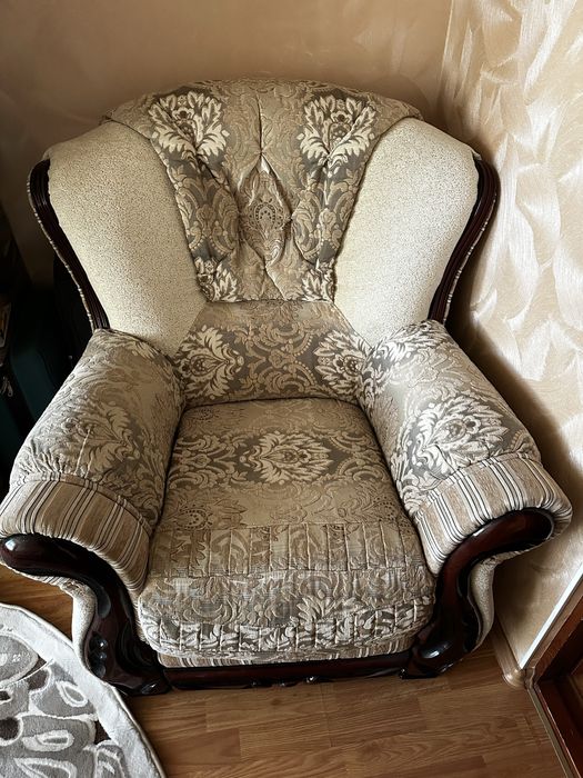 Диван два крісла