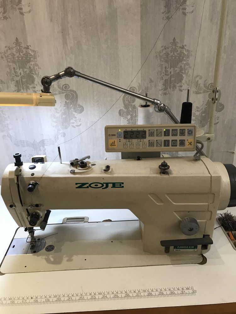 Швейна машинка Zoje