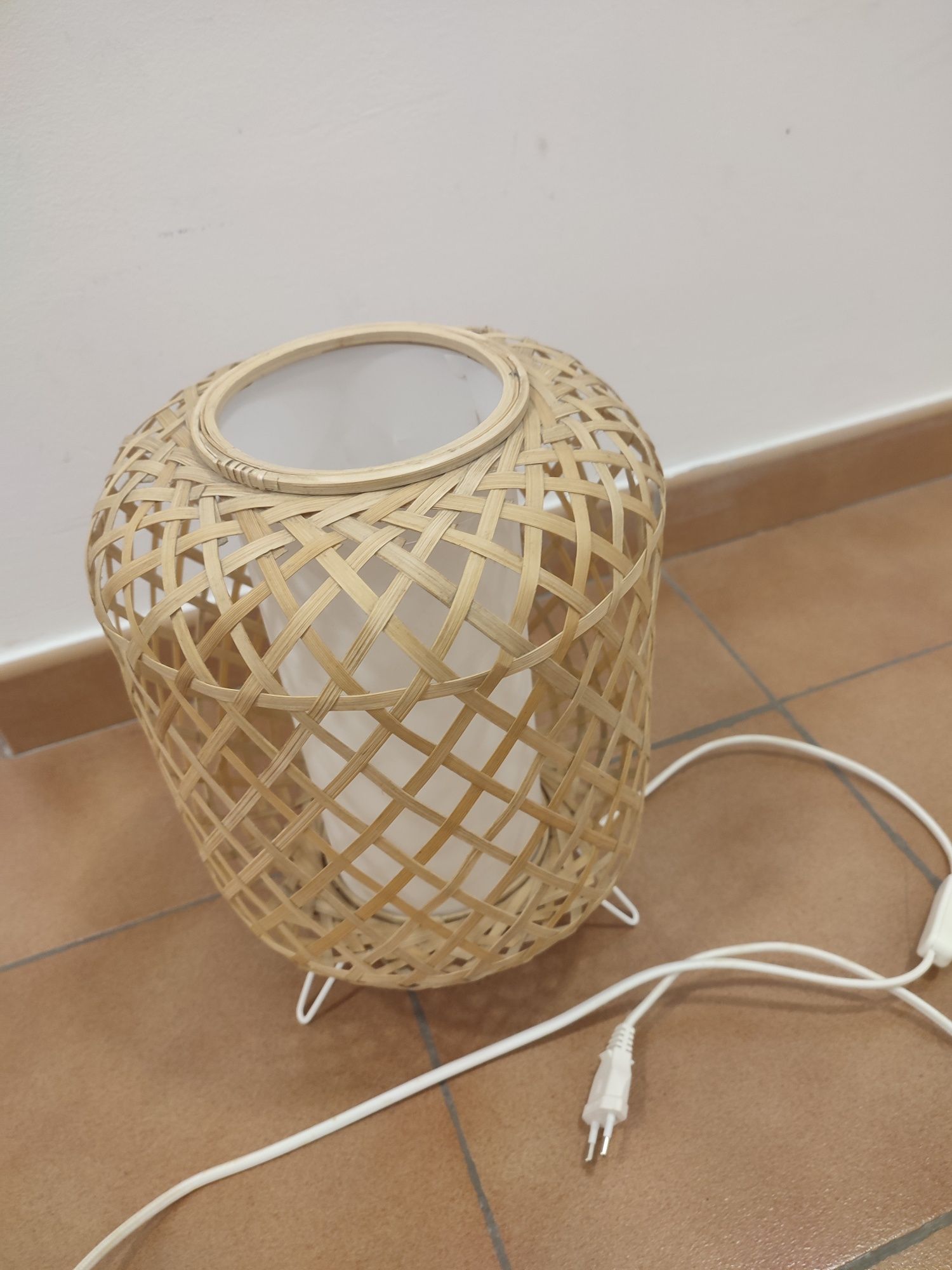 Candeeiro em palhinha
