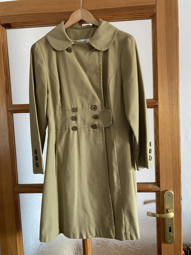 Bershka oryginalny trencz