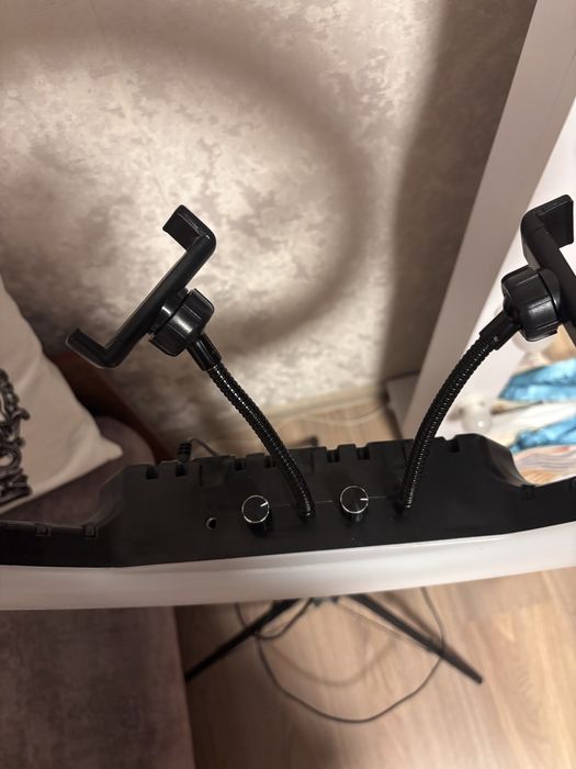 Лампа на посиленому штативі