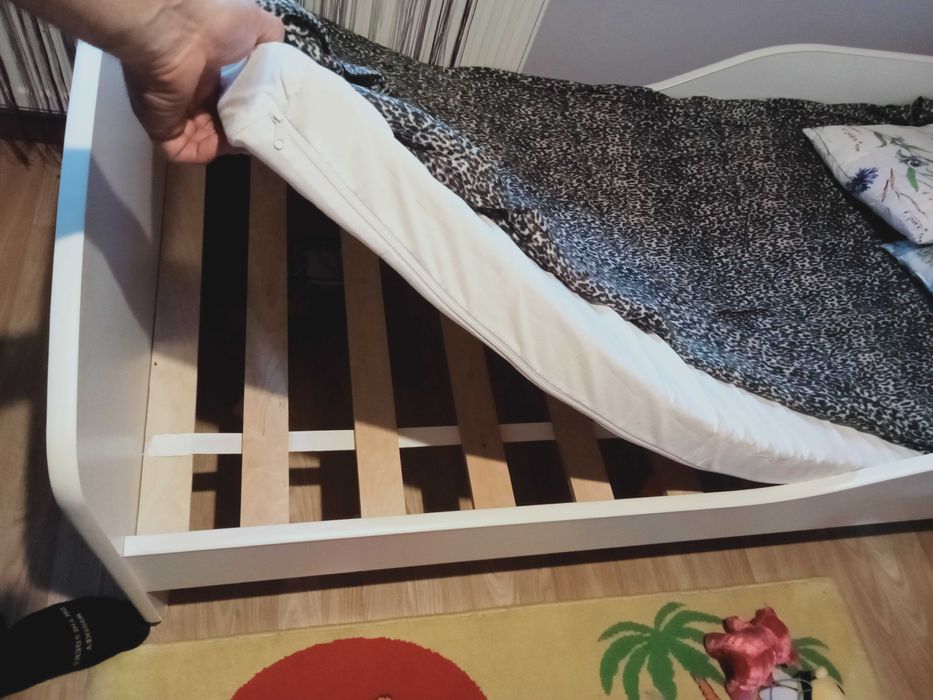 Łóżko dla małej księżniczki z materacem