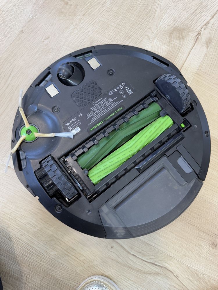 Odkurzacz iRobot Roomba E5 stan bardzo dobry, sprawny, zadbany