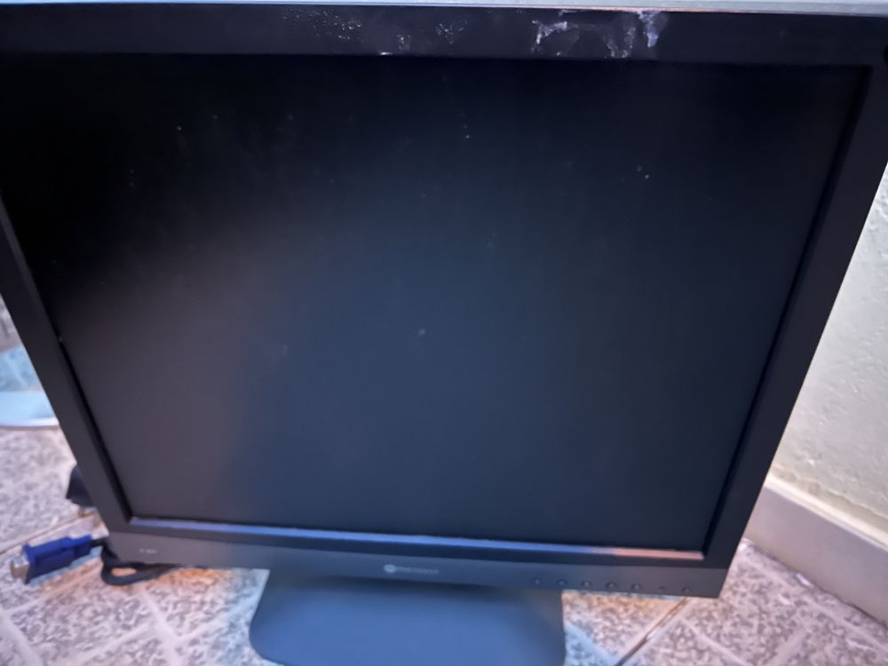 Vende-se monitores de computador vários