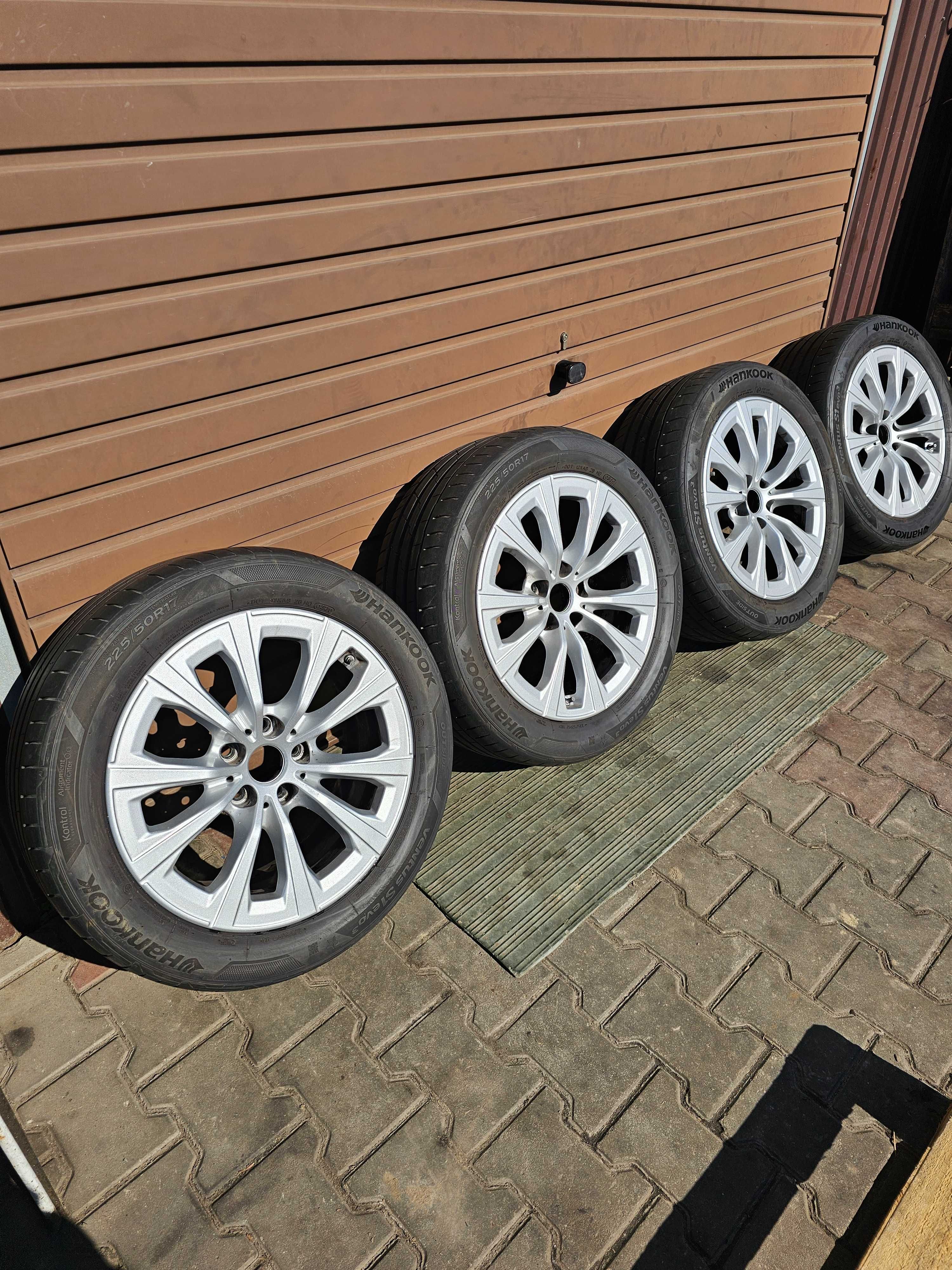 Felgi Alum. z Oponami Letnimi BMW 225/50R17 Rozstaw 5x112 Et 30