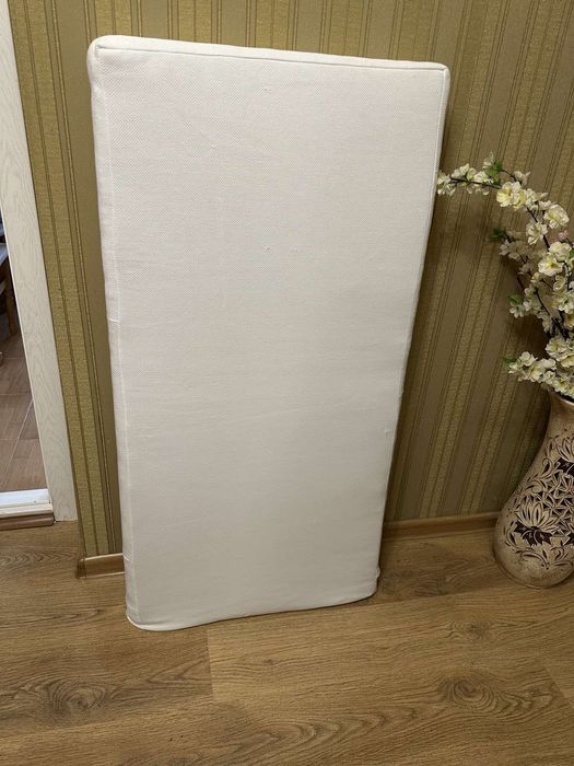 Матрац в дитяче ліжечко