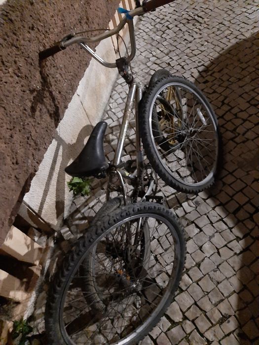 Vendo bicicleta bmx e par de rodas 26