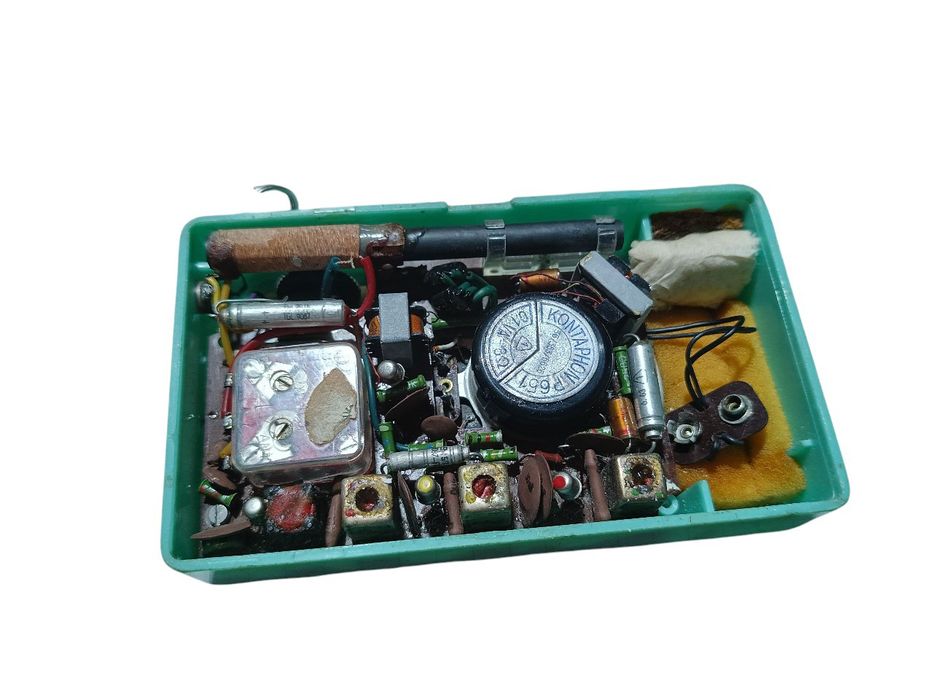 Radio tranzystorowe Sternchen TT-3 z oryginalnym etui – 60 zł