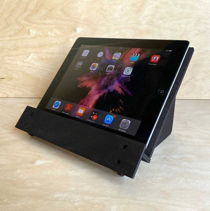 Підставка для планшета настільна дерев'яна універсальна. Виготовлення