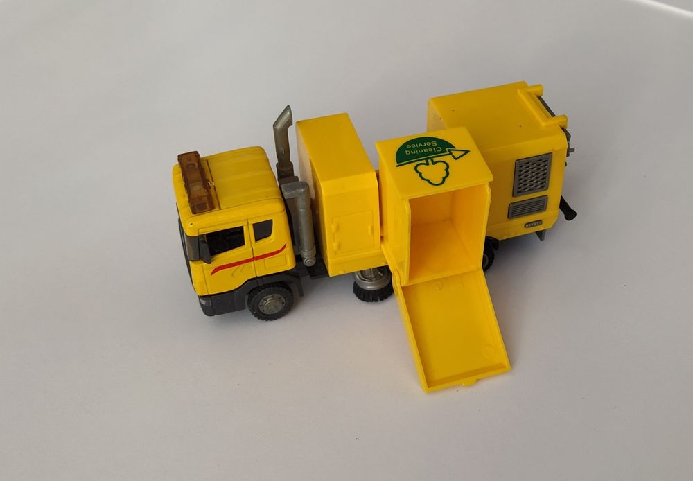 Samochód sprzątający zabawkowy