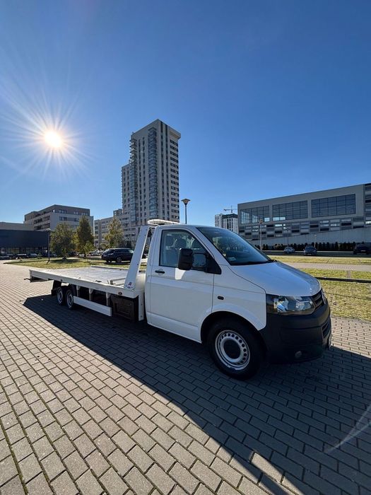Volkswagen Transporter VW T5 Laweta – Stan bardzo dobry, gotowa w trasę