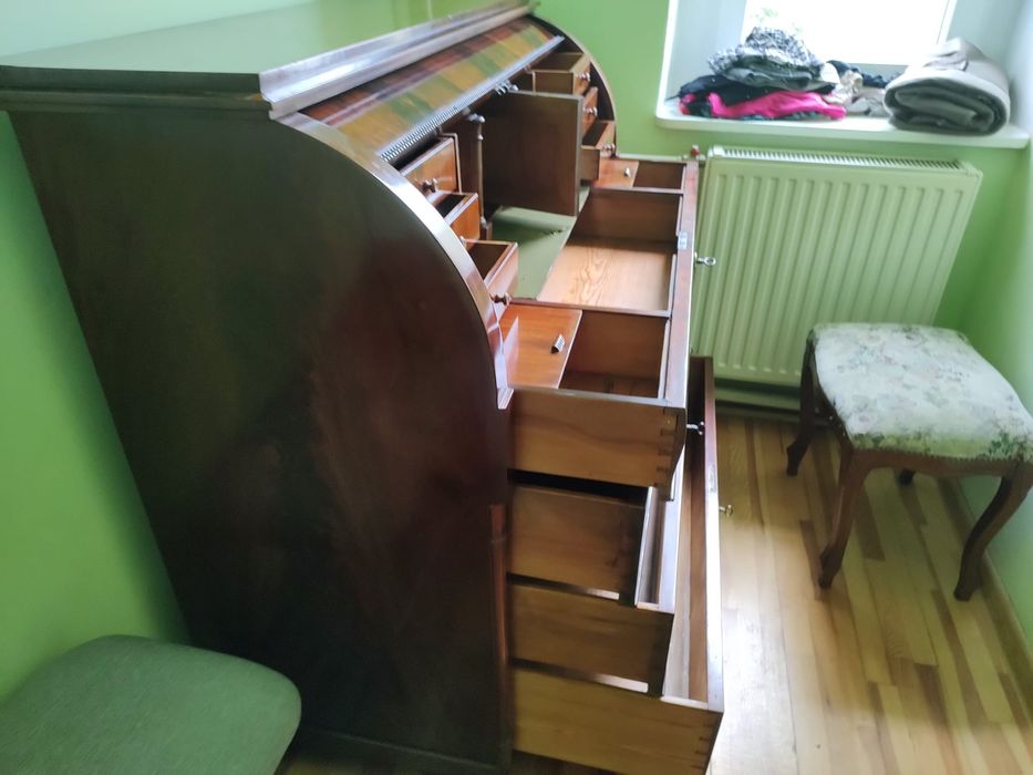 Antyczny sekretarzyk