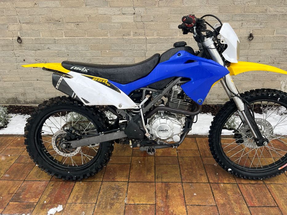 Sprzedam lub wymienie,asix defender 250