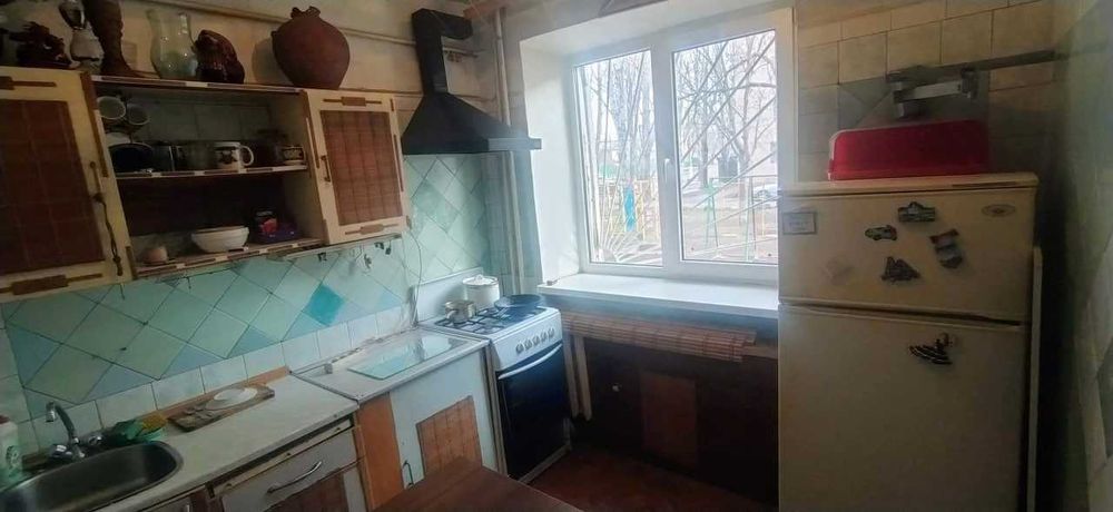 Продам 1-кімнатну квартиру на вул. Радостній\ Г. Петрова