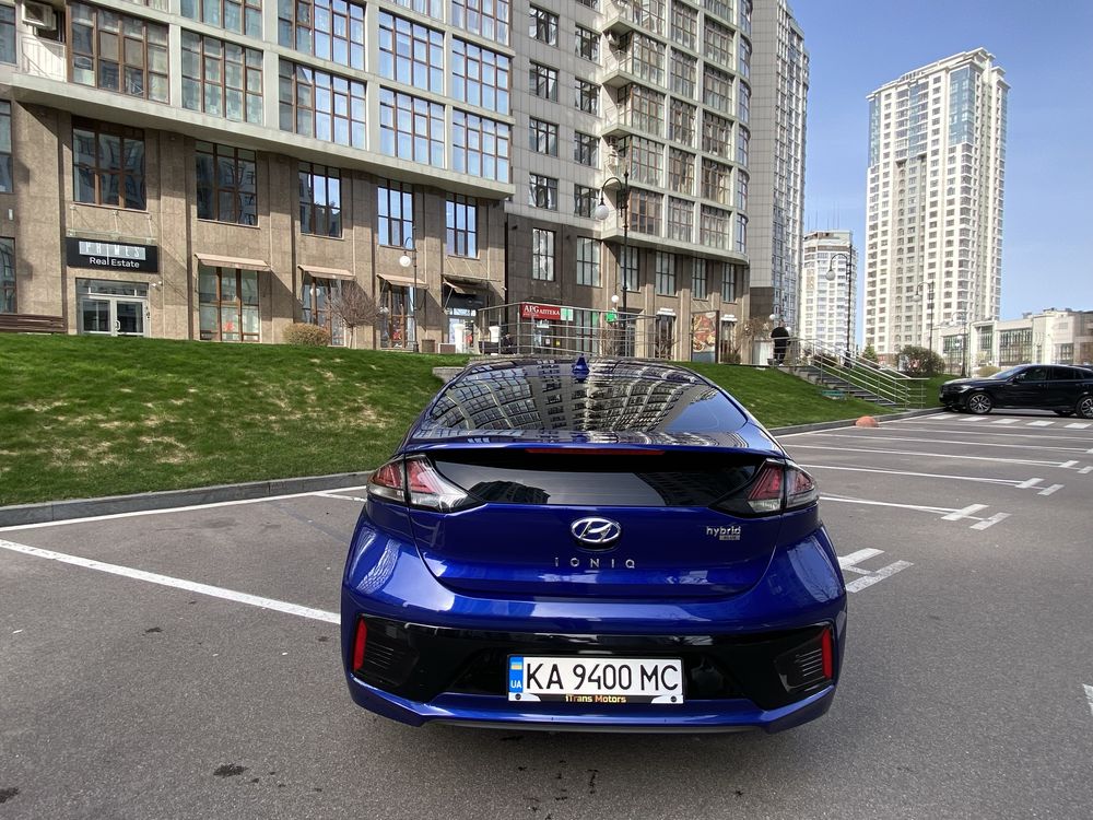 Продам Hyundai IONIQ 2019 року гібрид