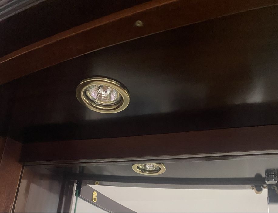 Movel expositor cerejeira