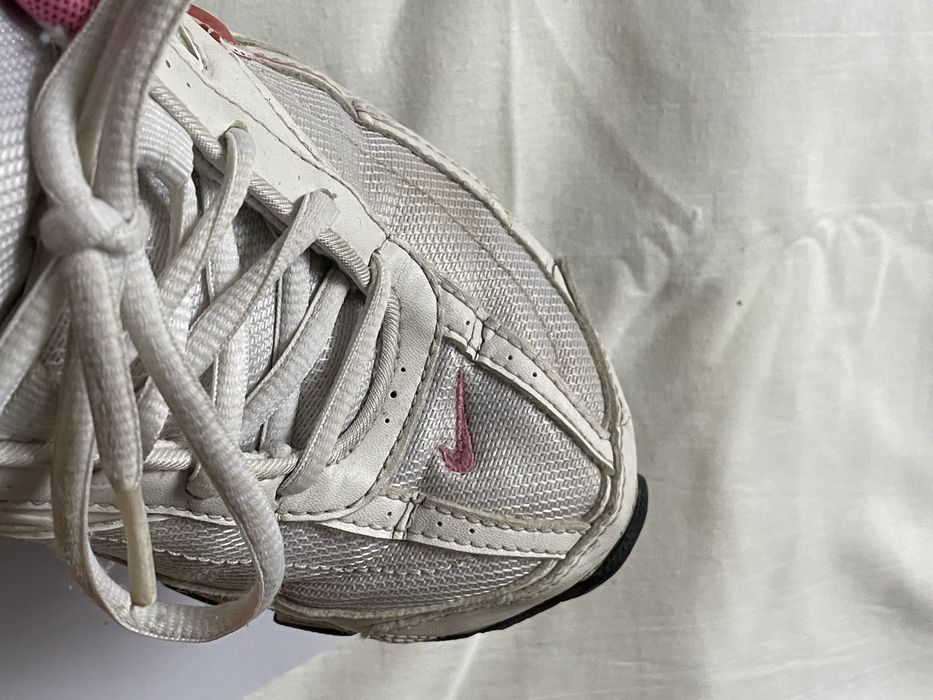 жіночі кросівки nike y2k