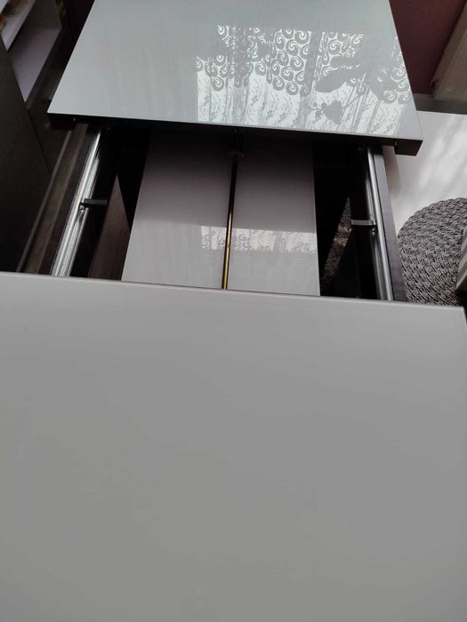 Stół do jadalni rozkładany