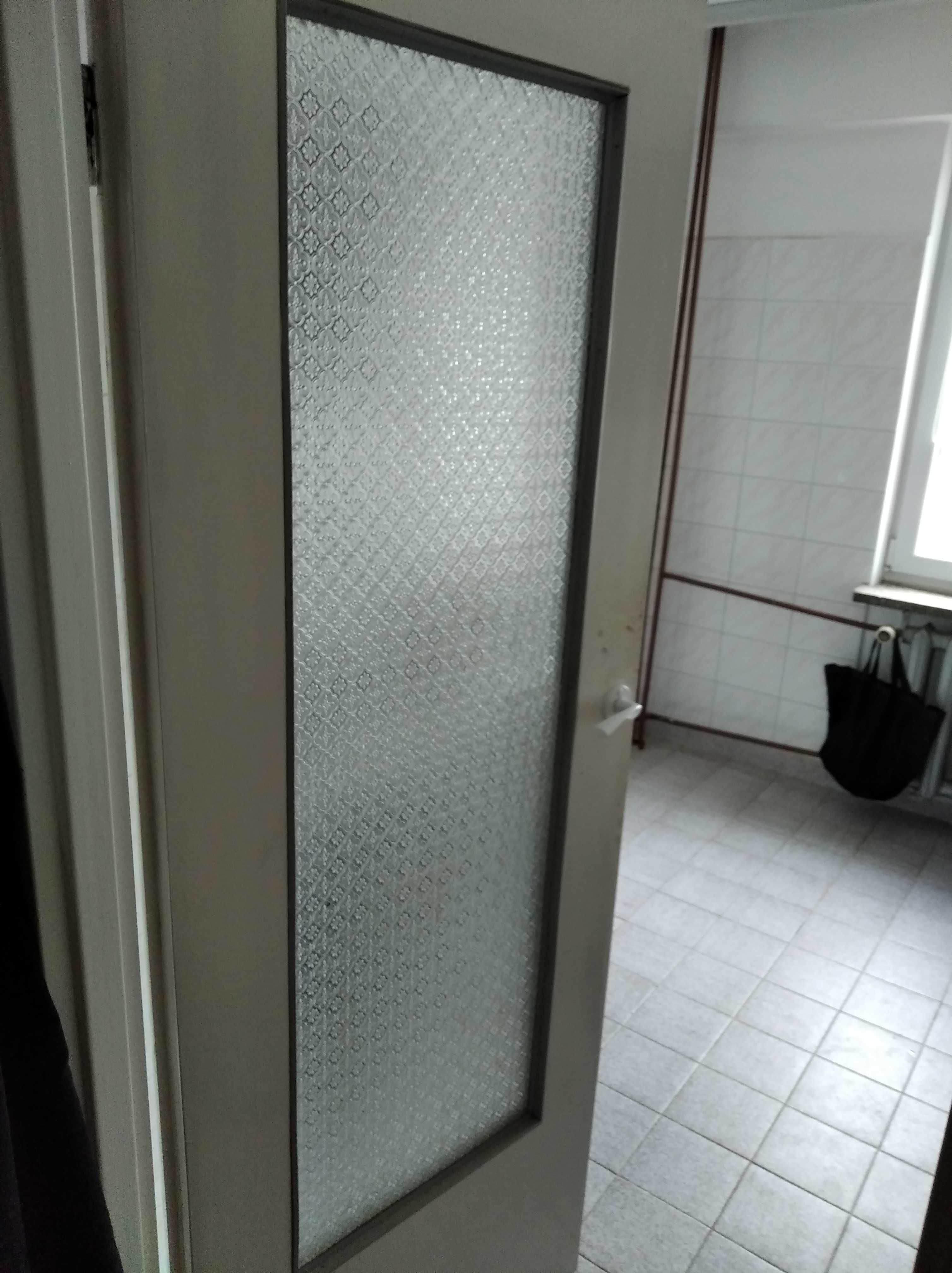 Drzwi kuchnia 50 zł 1 sztuka